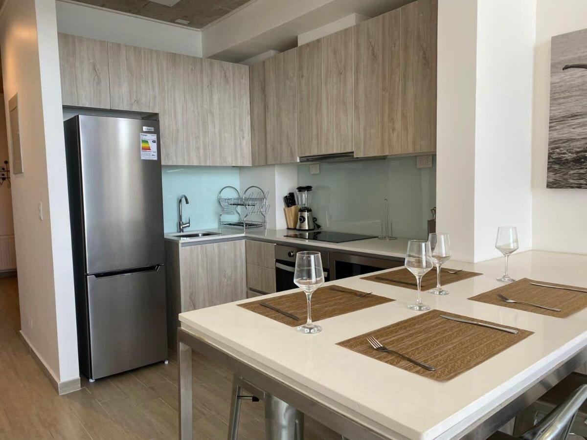 Hom I Amplio Loft Con Mejorvista Al Puerto De 1413